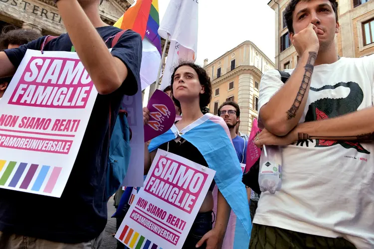 Itália: centenas de pessoas protestaram contra a medida apoiada por Giorgia Meloni (Simona Granati/Getty Images)