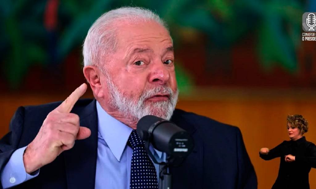 Lula diz que pediu a Flávio Dino para fechar 'quase todos' os clubes de tiro