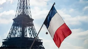 S&P rebaixa nota da França e questiona sua capacidade de cumprir meta fiscal
