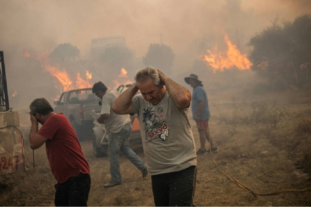 Onda de calor provoca fortes chuvas no norte da Itália e incêndios florestais no sul