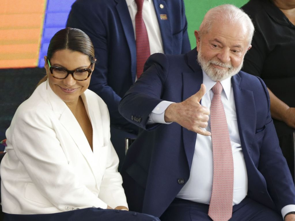 Lula e Janja: é preocupante saber que o presidente não está sintonizado com algo que os brasileiros, em sua maioria esmagadora, fazem (Marcelo Camargo/Agência Brasil)