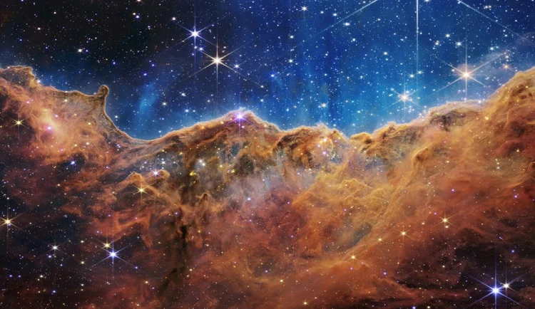 Uma das primeiras imagens do telescópio espacial James Webb mostrando a Nebulosa Carina, divulgada pela Nasa em 12 de julho de 2022 (Nasa/Divulgação)