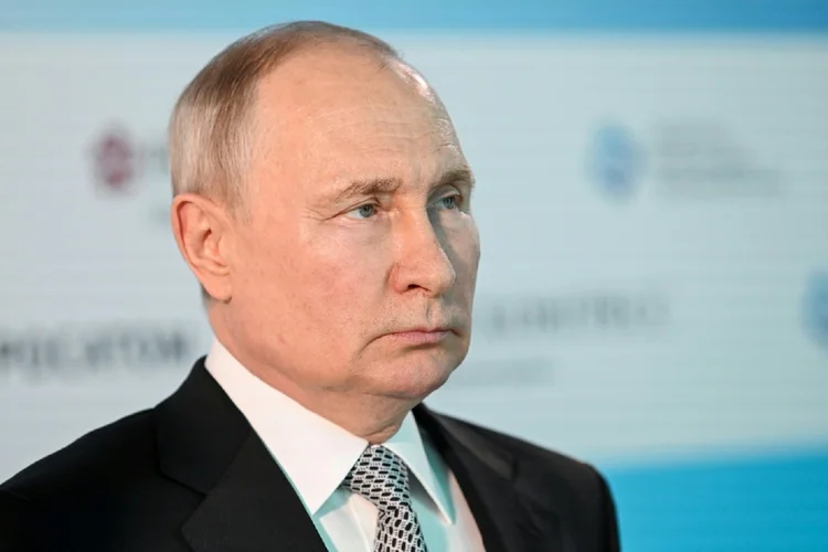 Putin: presidente russo conversou com Cyril Ramaphosa, presidentes da Rússia e da África do Sul, via chamada telefônica (AFP/AFP)