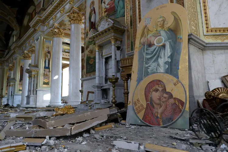 A Catedral da Transfiguração, destruída após um ataque com mísseis, na cidade ucraniana de Odessa, em 23 de julho de 2023 (AFP/AFP)