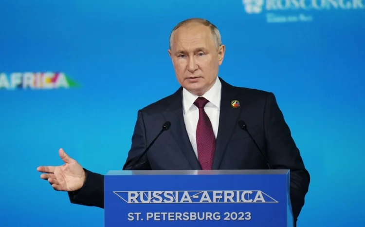 Cúpula Rússia-África: O Kremlin informou que o tema Ucrânia será discutido em um almoço de trabalho entre Vladimir Putin e um grupo de chefes de Estado africanos nesta sexta (AFP/AFP)