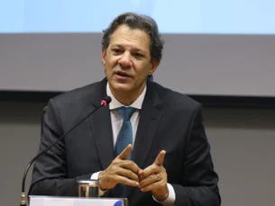 'Movimentos especulativos são coibidos com intervenção', diz Haddad sobre câmbio flutuante e dólar