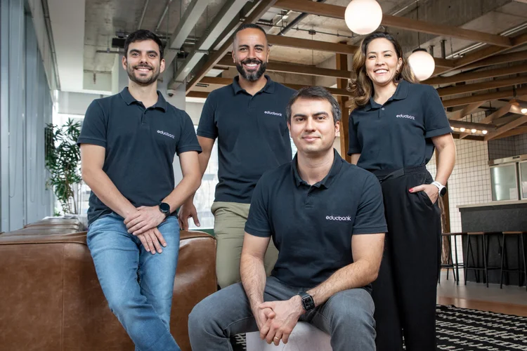 Caio Noronha, Leandro Scripiliti, Fabiola Overrath e Danilo Costa, da Educbank: aporte será usado para ampliar linha de crédito (Educbank/Divulgação)