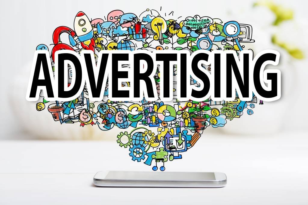 "Advertising", do inglês, significa "anúncio" (AdobeStock/Divulgação)
