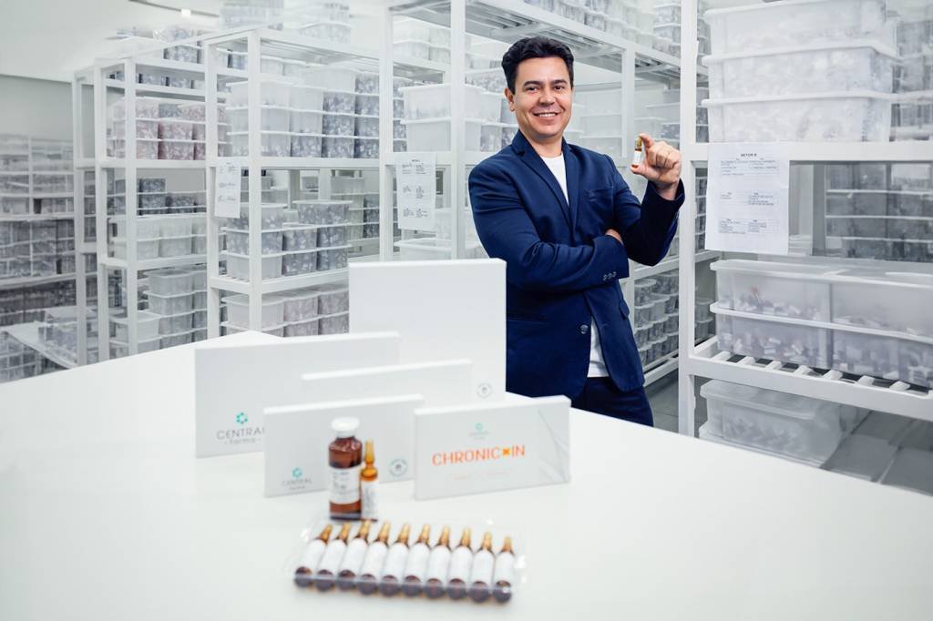 Renildo Flores, CEO do Grupo Central: empresa pretende encerrar 2023 com recorde de mais de 10 milhões de ampolas de suplementos injetáveis produzidas  (Estúdio Barbeto/Divulgação)