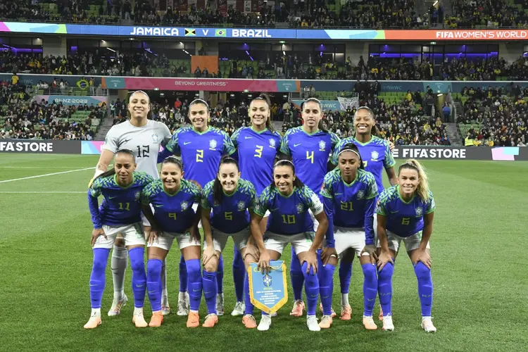 Copa do Mundo Feminina: jogadoras da Seleção Brasileira em partida contra a Jamaica (Mark Avellino/Getty Images)