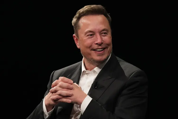 Elon Musk ficou conhecido por influenciar em preços de criptomoedas (Nathan Laine/Getty Images)