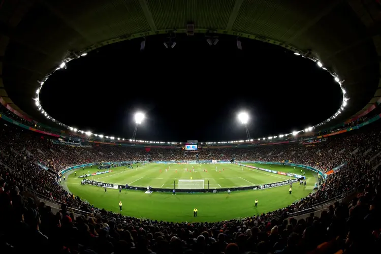 Copa Feminina: jogadoras da Holanda e Espanha se enfrentam no estádio Wellington (Katelyn Mulcahy/Getty Images)