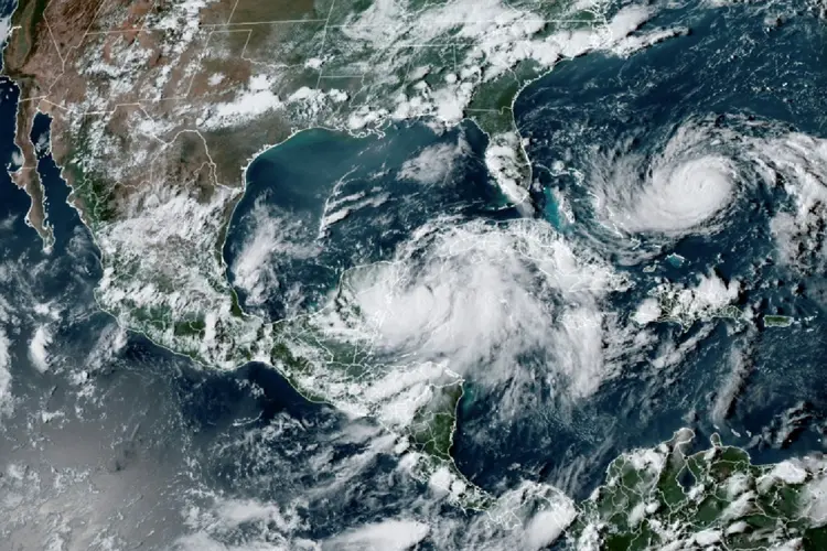 Flórida: Idalia deve se tornar um furacão de, ao menos, categoria 3 (Agence France-Presse/AFP)