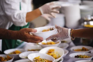 Imagem referente à matéria: Parceria entre Ambev e Comida Invisível reduz desperdício e leva alimentos a quem mais precisa