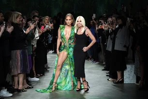 Imagem referente à matéria: Donatella Versace deixa direção criativa da marca de luxo após 28 anos