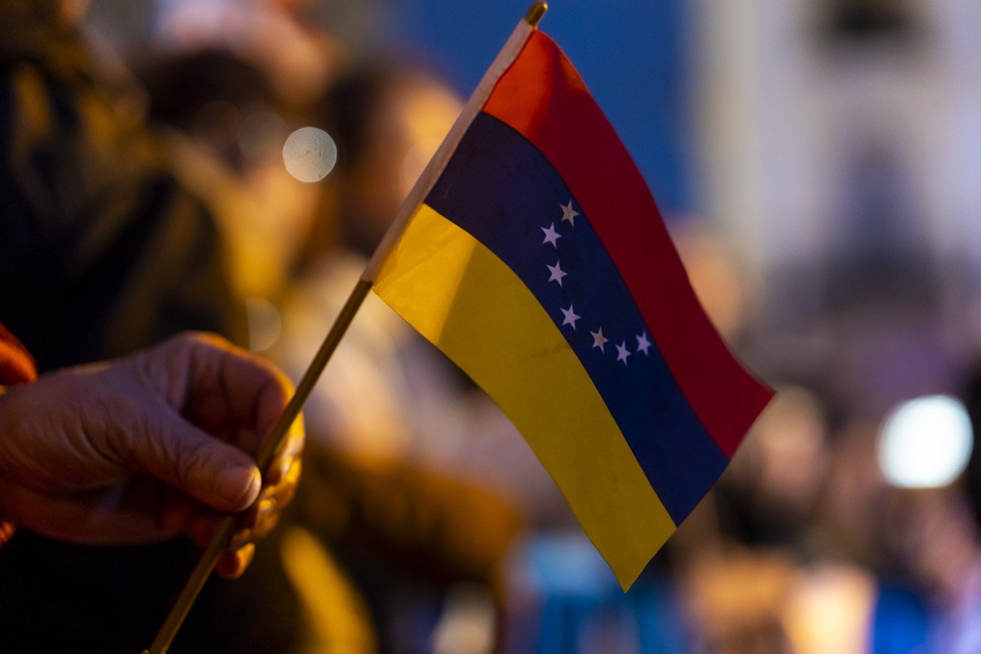 Empresa diz que vai congelar criptomoedas da Venezuela usadas para driblar sanções