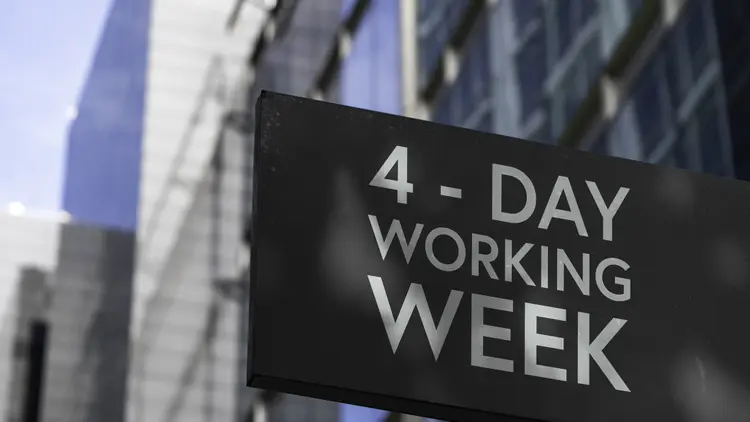 4 Day Week: Na próxima segunda-feira, as primeiras quinze empresas selecionadas para o projeto participarão do primeiro encontro do piloto (Getty Images/Divulgação)