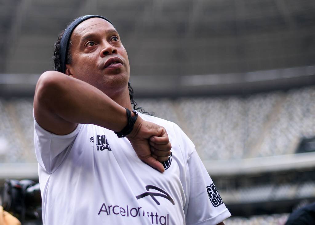 Ronaldinho Gaúcho falta à CPI das Criptomoedas e comissão aprova condução coercitiva do ex-jogador