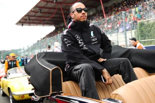 Imagem referente à matéria: Lewis Hamilton negocia compra de equipe da MotoGP