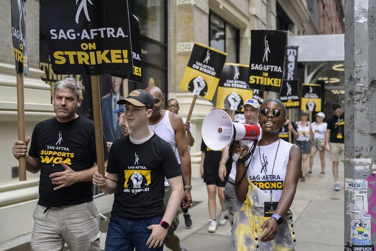 Entenda a greve dos atores e roteiristas (ANGELA WEISS/AFP/Getty Images)