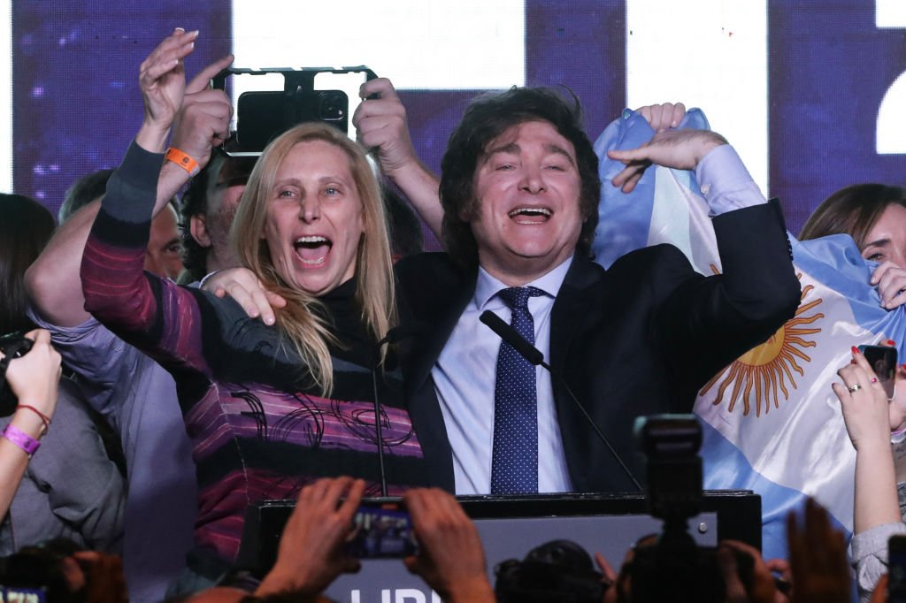 Títulos argentinos despencam com surpresa eleitoral