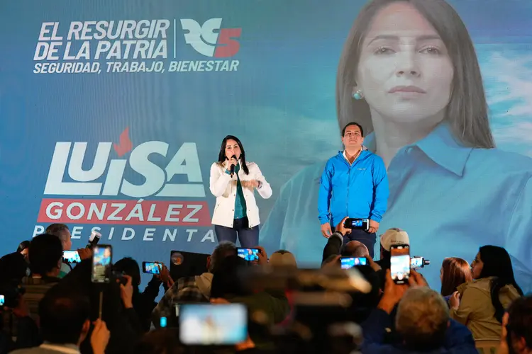 Luisa González, candidata à Presidência do Equador, discursa em Quito
 (Misha Vallejo/Bloomberg/Getty Images)