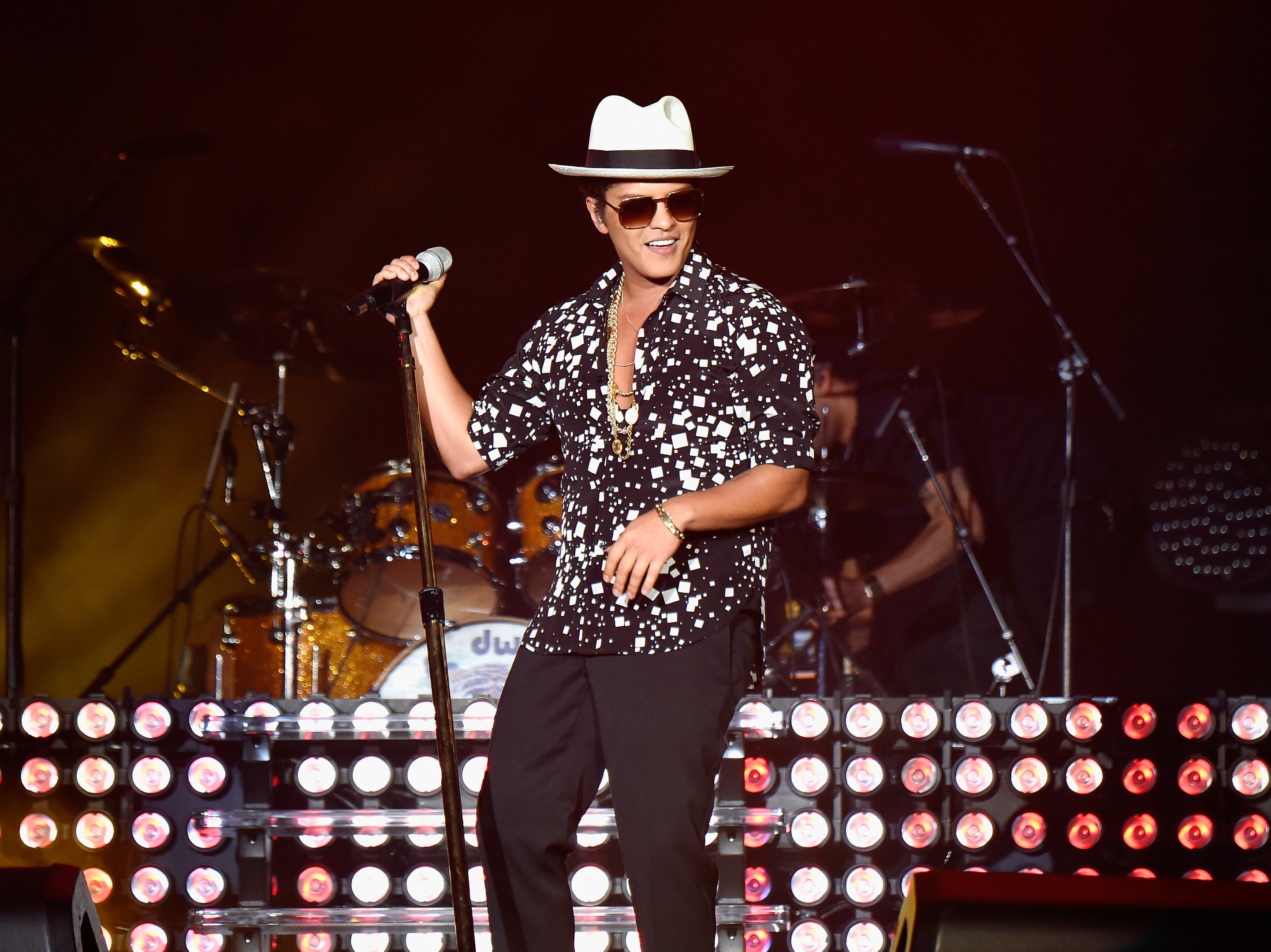 Bruno Mars no Brasil: show beneficente arrecada R$ 1 milhão para vítimas de enchentes no RS