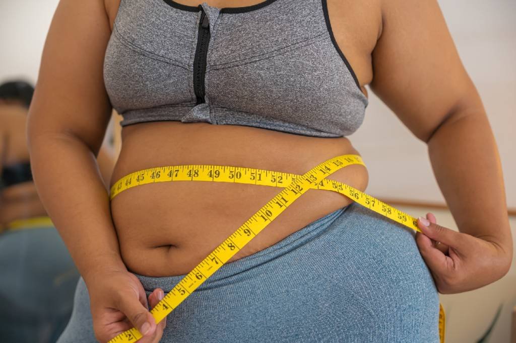 Emagrecimento: 10 exercícios e hábitos que ajudam a eliminar gordura abdominal