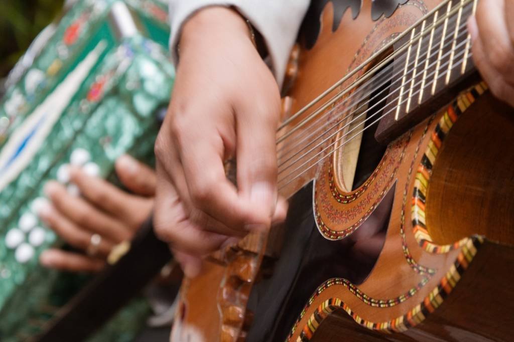 Cidade no México proíbe a apresentação pública de músicas com letras machistas