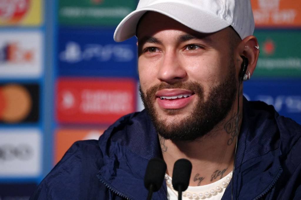 Jorge Jesus e jogadores do Al-Hilal desejam melhoras a Neymar