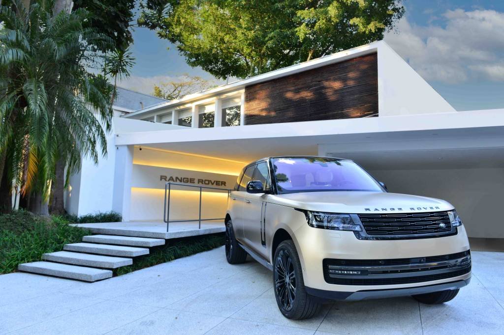 Range Rover inaugura espaço de experiências em São Paulo