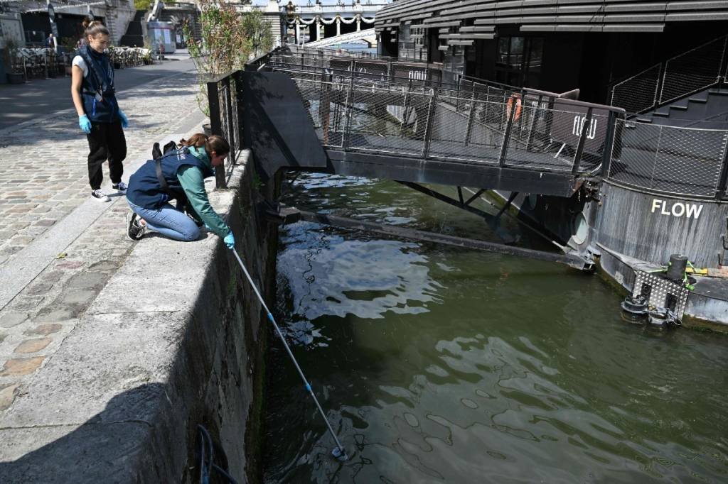 Qualidade da água do rio Sena, em Paris, obriga a cancelar prova teste de  natação para os Jogos Olímpicos