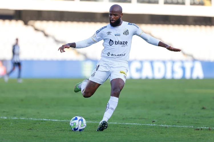 Goiás x Santos: em confronto na parte de baixo da tabela, Santos e Goiás entram em campo pressionados por bons resultados (Ricardo Moreira/Getty Images)