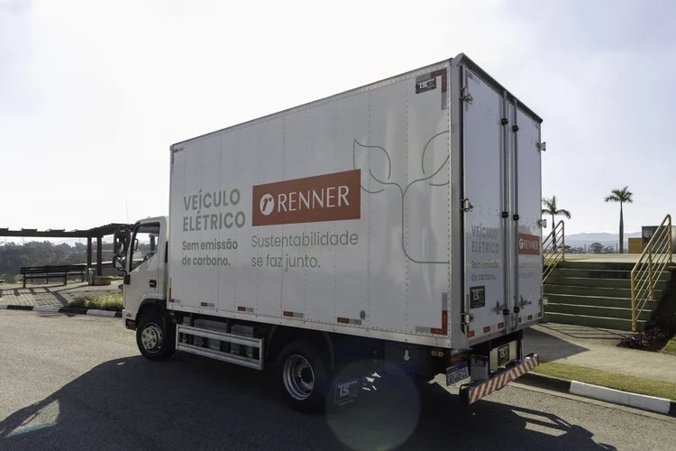 Renner cria projeto para passar a utilizar veículos 100% elétricos na distribuição de mercadorias (Renner/Divulgação)