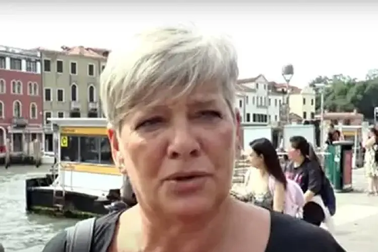 Crime: 'Attenzione Pickpocket' ajudou a evitar onda de furtos no Centro de Veneza (Facebook/Reprodução)