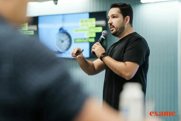 Bruno Leonardo, VP de educação corporativa Exame: treinamentos ou workshops isolados , embora sejam iniciativas válidas e positivas, ainda não são suficientes para sustentar os desafios do futuro (muitas vezes nem do presente).
 (Divulgação/Exame)