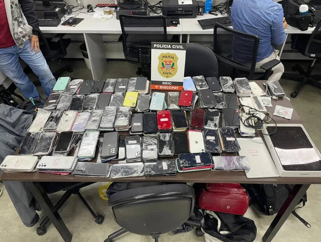Polícia prende homem com mais de 300 celulares no centro de SP: 'O maior receptador do país'