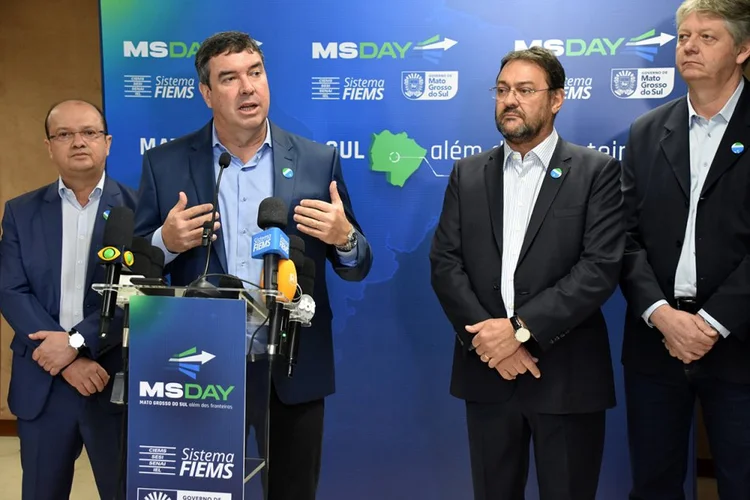 Eduardo Riedel, governador do Mato Grosso do Sul e Sérgio Longen, presidente da Fiems e vice-presidente da CNI, durante MS Day (FIEMS/Divulgação)