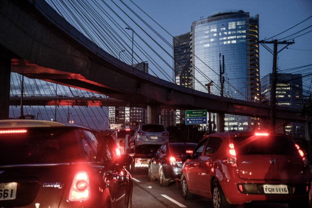 SP instala primeiros semáforos inteligentes; entenda como os dispositivos vão impactar o trânsito