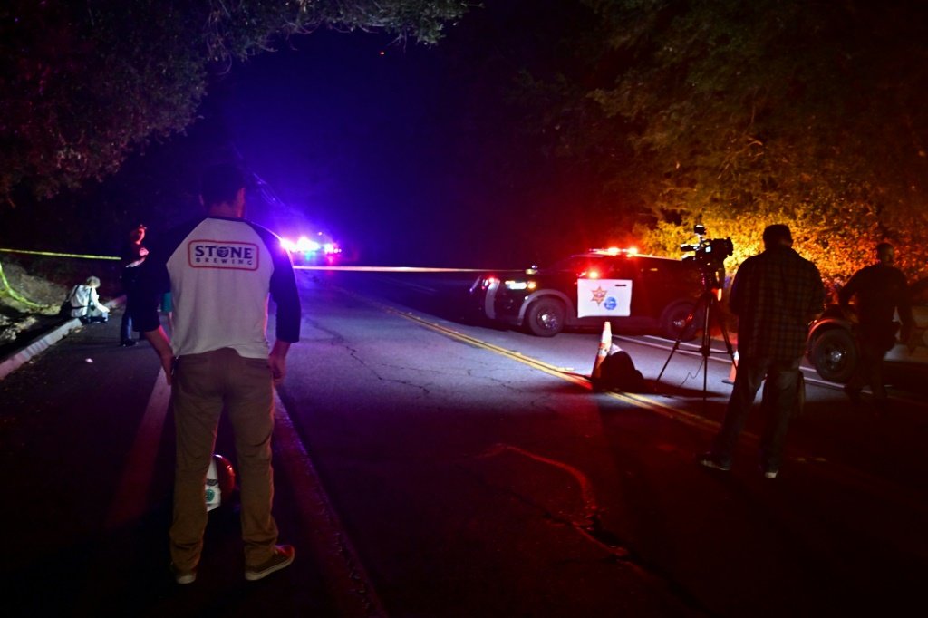 Tiroteio na Califórnia deixa quatro mortos e seis feridos em festa familiar