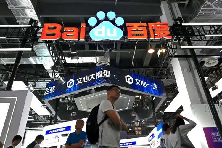 A tecnologia do Baidu, chamada de Ernie, já está incorporada nas lojas de aplicativos dos computadores pessoais e tablets da Lenovo (AFP/AFP Photo)