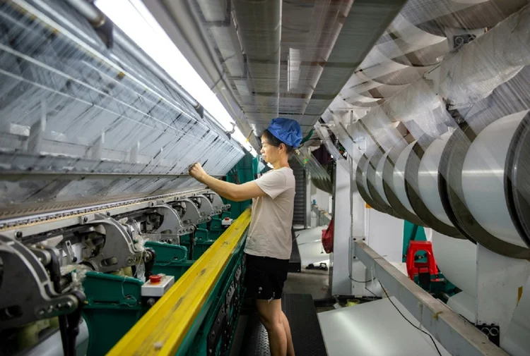 Indústria: Diante da pressão para adotar pacotes de estímulo que ajudem a economia, as autoridades prometeram medidas para vários setores (AFP/AFP Photo)