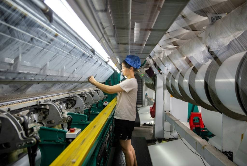Produção industrial da China registra contração pelo quinto mês consecutivo