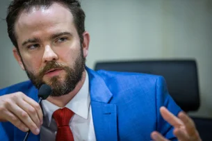 Ministério da Fazenda admite estudar medidas alternativas ao IOF para aumentar arrecadação