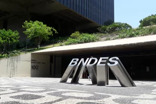 Imagem referente à matéria: BNDES está discutindo com a Fazenda linha especial para reconstrução do RS, diz Barbosa