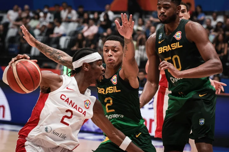 Basquete: Brasil venceu o Canadá por 69 a 65 (Yasuyoshi Chiba/Getty Images)