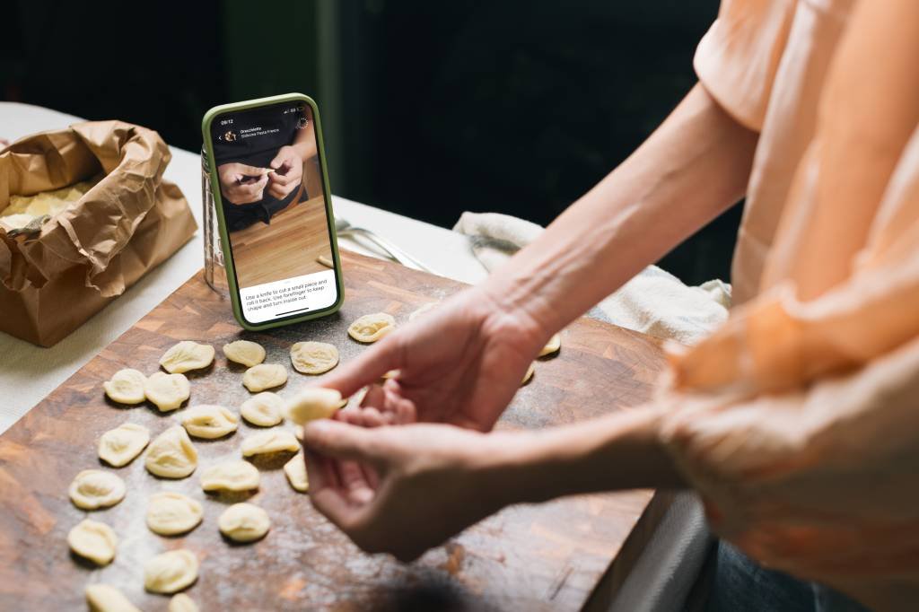 Chefs na palma das mãos: aplicativo apresenta passo a passo de receitas de cozinheiros renomados