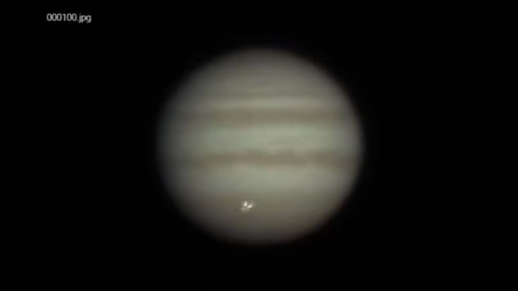 Júpiter: bola de fogo foi avistada no planeta por astrônomo amador.  (Tadao Ohsugi/Reprodução)