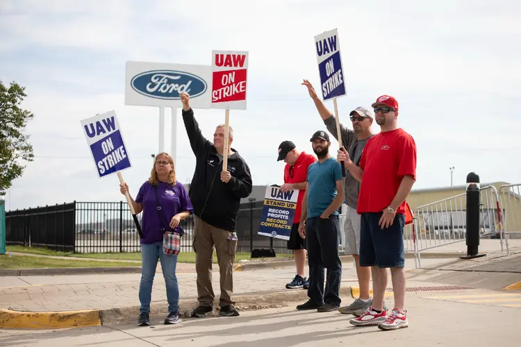 Greve nos Estados Unidos: trabalhadores votaram 54,7% para aprovar o acordo trabalhista (Bill Pugliano/Getty Images)