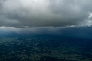 Imagem referente à matéria: Ciclone extratropical e frente fria devem provocar ventos de até 100 km/h no Sul e Sudeste